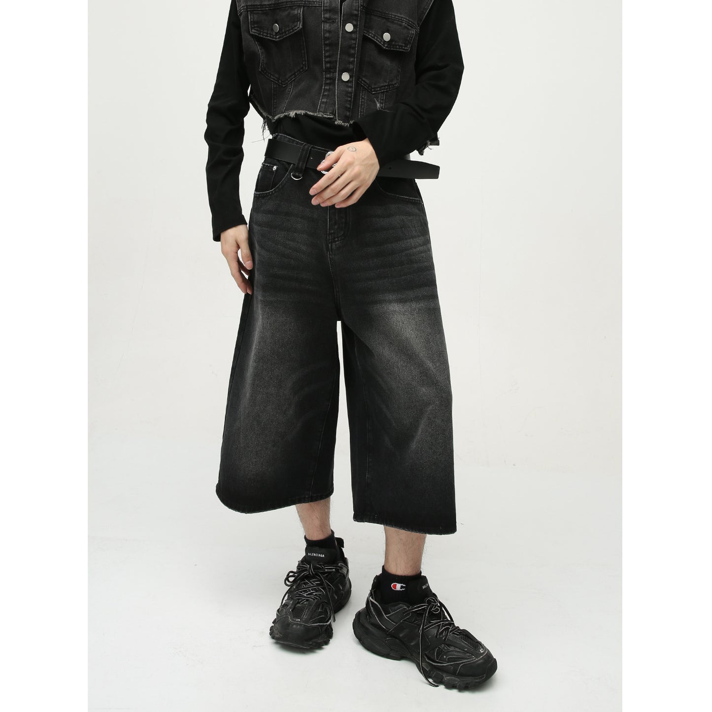 Retro Distressed Flared Cropped Pants For Men